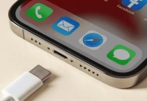 集安苹果15维修分享iPhone15改USB-C接口后能和安卓用户互借充电器吗 